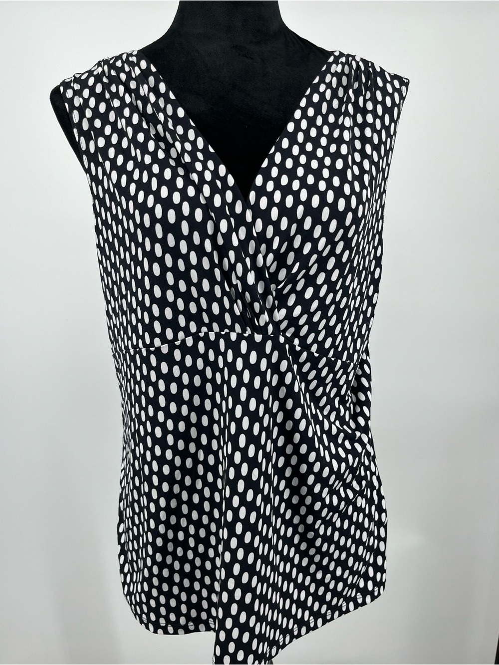 Josephine Chaus Black & White Polka Dot Sleeveless V-Neck Top